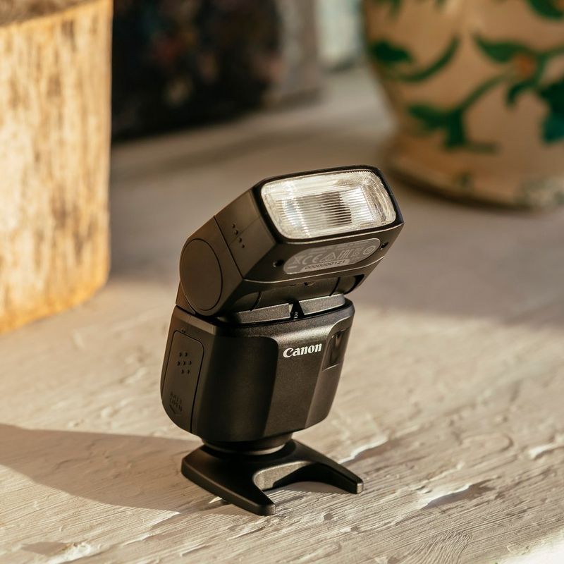 Buy Canon Speedlite EL-100 Flash — Canon UK Store